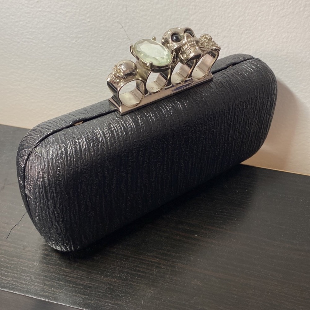 Four(4) ring clutch shoulder bag skull hand bag in black